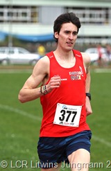 Saarlandmeisterschaften der Langstrecken: Tobias Blum war souveräner Sieger über 10 000 Meter - Foto: Lutwin Jungmann