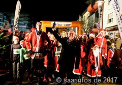 Bürgermeister Franz Josef Berg beim Start zum 10. Santalauf