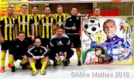 Viele Fotos entstanden zusammen mit den neugeschaffenen Gemälden