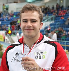 Valentin Moll Valentin ( LC__ Rehlingen) verbesserte den saarländischen Hallenrekord auf 19.30 Meter und wurde Deutscher Meister im Kugelstoßen