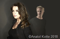  Carolin Fortenbacher und Elias Krischke in dem mehrfach ausgezeichneten Stück „Fast Normal“Foto Anatol Kotte 