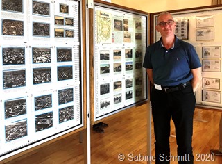 Bild 3 „Saarlouis aus der Vogelperspektive“ übertitelte Andreas Rival seine Ansichtskarten-Sammlung, welche Luftaufnahmen von Saarlouis zeigten. 
