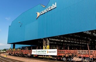 Der Zug mit dem ersten CO2-reduziertem Stahl von Saarstahl Ascoval trifft im Werk 