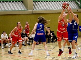 Myrielle Platte ( NR 26, rotes Trikot) zeigte das gewohnte routinierte Spiel.