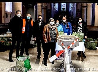 Unser Foto zeigt (vlnr) Caritasdirektor Frank Kettern, Harald Schmitt, Franz Hechenblaikner, Stefanie Durst, Sieglinde und Bruno Steinke, Tanja Warken 122249_078 b