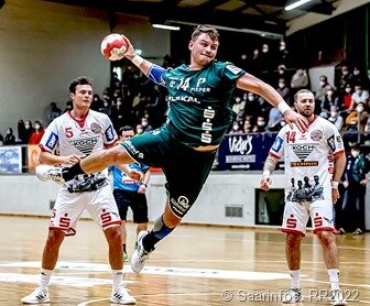  Lars Walz behauptet sich am Pforzheimer Kreis. Foto: Rolf Ruppenthal/ 19. Feb. 2022 