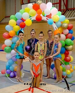 Die Gymnastinnen vom TV Rehlingen haben eine starke Entwicklung hinter sich. Vlnr: Aleks Mihailov, Lana Gottmann, Marta Jacak, Lena Felk, Daria Usoltsev und Sophia Kimmel (vorne).