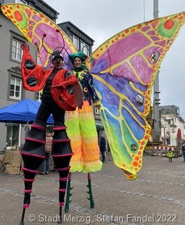 Musikclowninnen Lara Finn und Mademoiselle Prrr unterhielten mit Musik und allerlei Schabernack