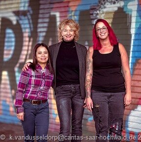 Ausbildungsoffensive-Unser Foto zeigt (vlnr): Geraldine Hildebrandt, Katja Philippi-Ries, Lisa Schmitt.