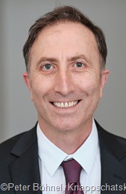 Dr. Özkan Kalem, Chefarzt Innere Medizin und Pneumologie am Knappschaftsklinikum Saar in Sulzbach